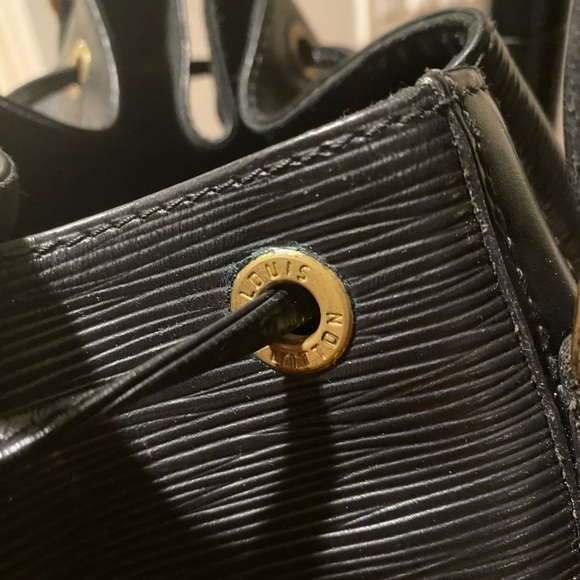 Authentic Vintage Black Epi Leather Drawstring Shoulder Purse - Picture 5 of 15